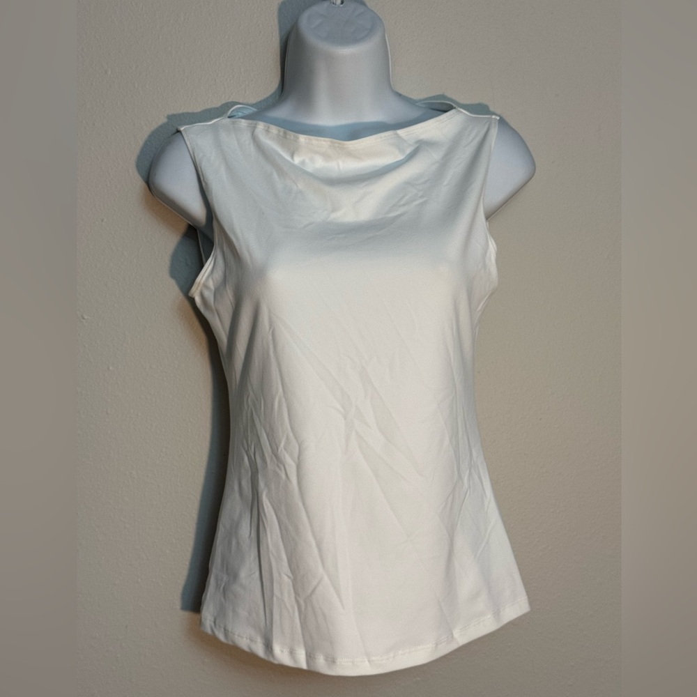 Chic White Sleeveless Tank Top